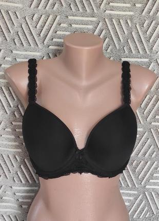 Чорний бюстик з дуже тонким поролоном