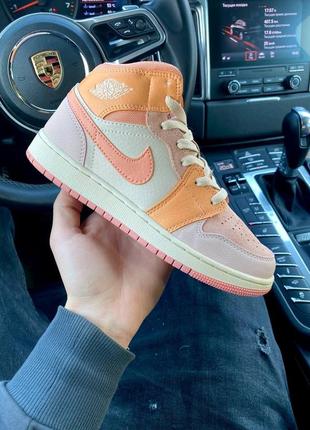 Кроссовки женские nike air jordan 1 retro high peach5 фото