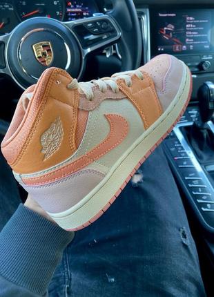 Кроссовки женские nike air jordan 1 retro high peach2 фото