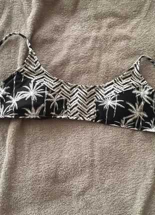 Бюст від купальника.