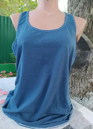 Синя майка з білою строчкою