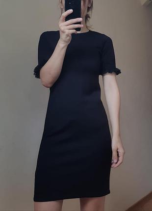 Чорне трикотажне плаття