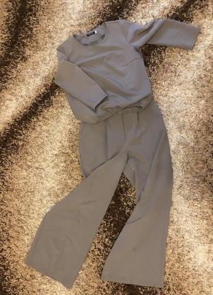 Бежевый костюм с брюками палаццо7 фото