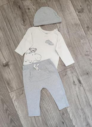 Костюм carter's