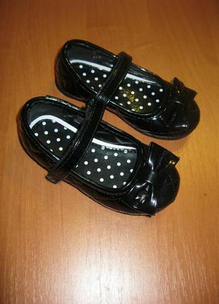 Туфлі "mothercare" розмір 5/21,5.