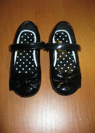 Туфлі "mothercare" розмір 5/21,5. 2