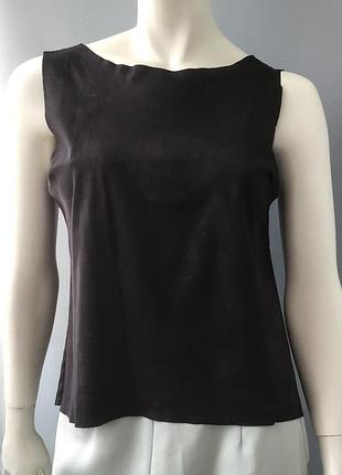 Топ з розрізом на спині італія