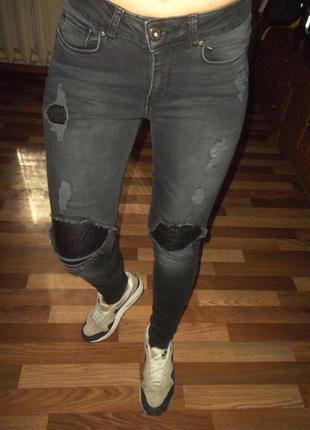 Крутые джинсы рваные со вставками