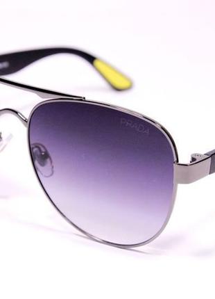 Трендовые солнцезащитные очки