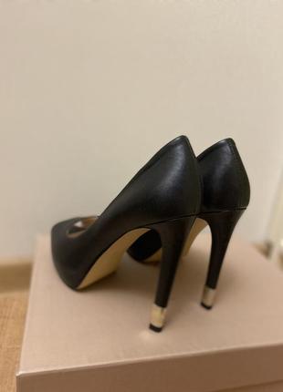 Босоножки guess оригинал 35