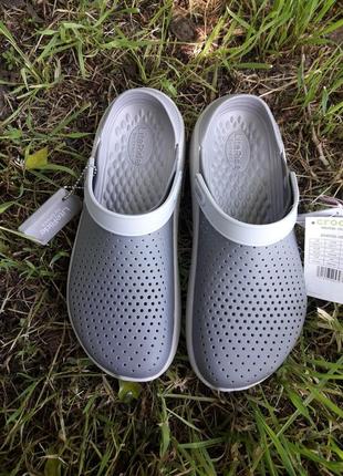 Чоловічі crocs