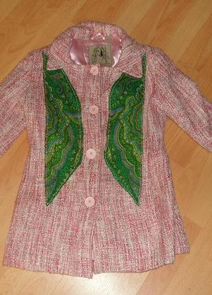 Пальто розовое с зеленым. розпродаж. ціна зменшена з 350 до 150