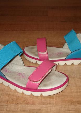 Босоніжки arial, 22 див.