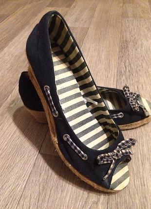 Туфли эспадрильи на танкетке с бантиком