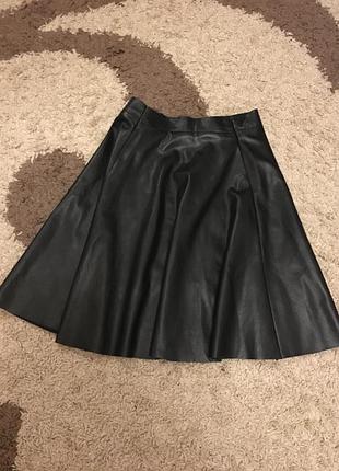 Спідниця під шкіру