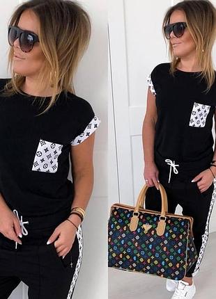 Чорний літній спортивний костюм футболка і штани з білими лампасами