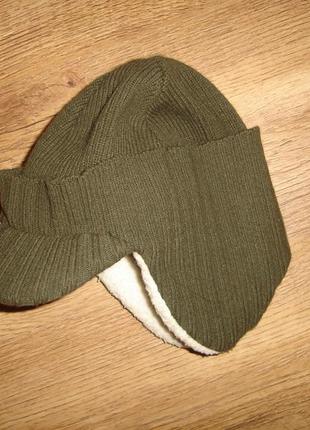 Теплая шапка с козырьком на 1-3 года, теплая, глубокая1 фото