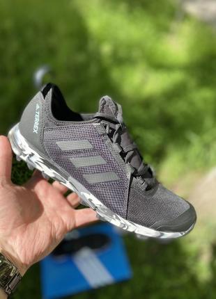 Оригінальні жіночі кросівки adidas terrex3 фото