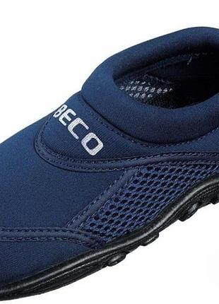 Продам аквашузи для мальчика beco
