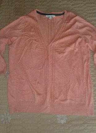 Персикова кофточка