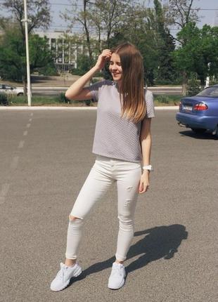 Белые, рваные джинсы skiny bershka1 фото