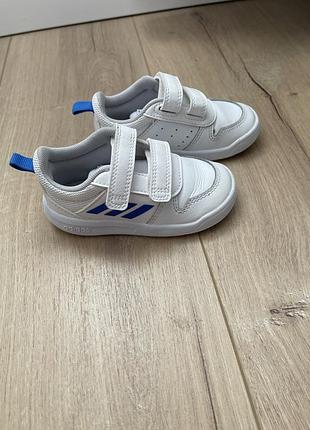 Кроссовки adidas