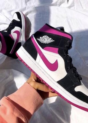 Женские кроссовки nike air jordan 1 retro satin magenta1 фото