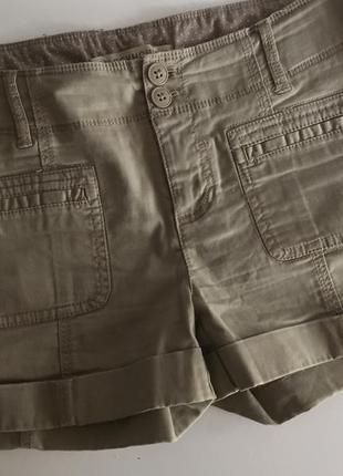 Стильні шортики від clockhouse