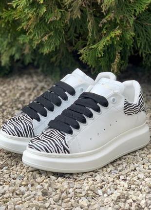 Жіночі кросівки alexander mcqueen oversized white/zebra