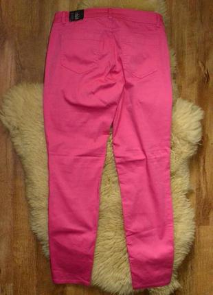 Яркие розовые брюки слим из котона от бренда s.oliver3 фото