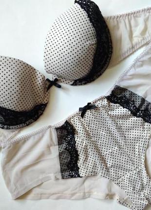 80в/85а рр14-16 m&s прекрасный комплект в мелкий горошек с вышивкой