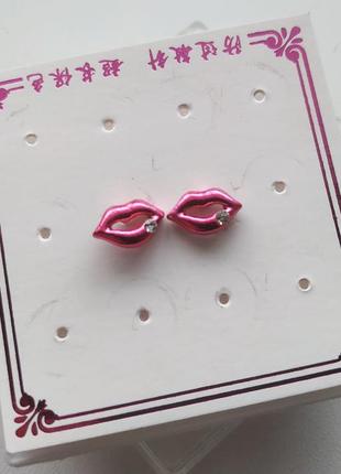 Сережки гвоздики губи губки