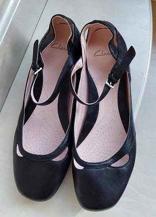 Кожаные женские туфли clarks,384 фото