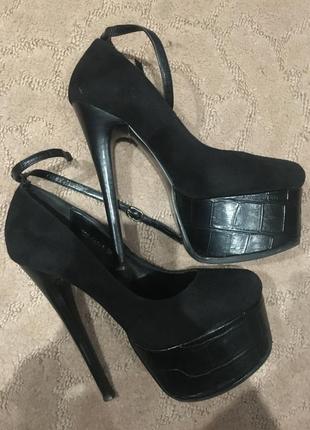 Туфлі на високому каблуці, човники, туфлі