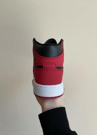 Женские кроссовки nike air jordan 1 retro red black 36-37-38-39-402 фото