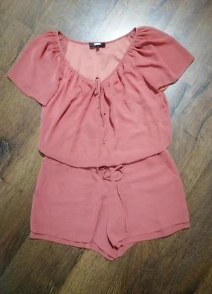 Комбинезон с шортами