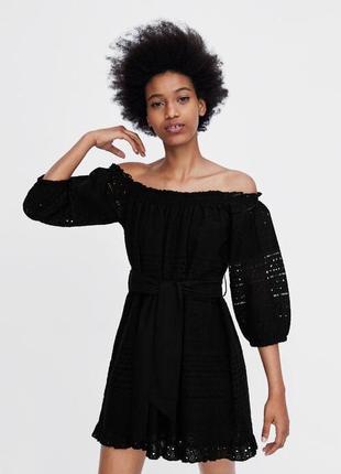 Zara кружевное платье из прошвы с открытыми плечами