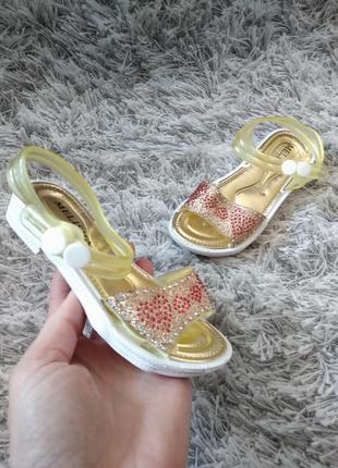 Детские босоножки, 22-33р., маломерят