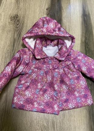Красива утеплена куртка на дівчинку