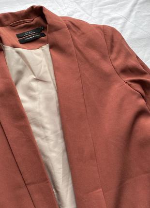 Стильний піджак ніжного кольору5 фото