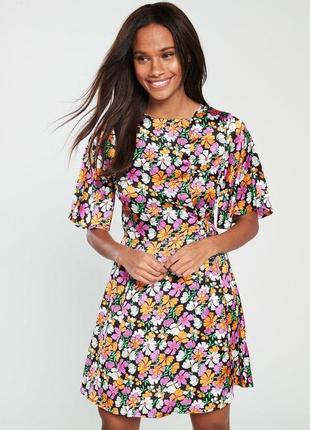 Восхитительное сатиновое платье мини в цветы с поясом  by very в идеале