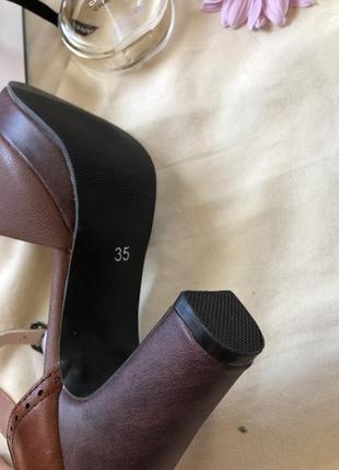 Шикарные коричневые туфли , босоножки на толстом каблуке  35 размер4 фото