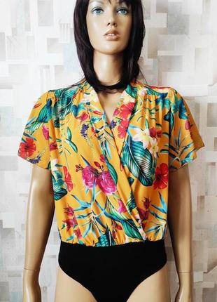 Горчичная блуза боди на запах  с цветочным принтом   от mira италия1 фото