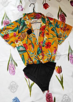 Горчичная блуза боди на запах  с цветочным принтом   от mira италия2 фото