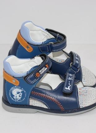 Босоножки для мальчика с закрытым задником t3126d
