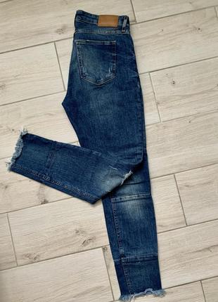 Женские джинсы рваные зауженные5 фото