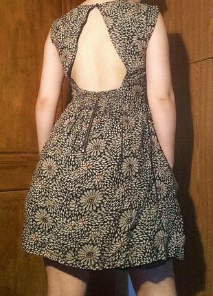 Сукня,сукня,в квіточку з відкритою спинкою,оголена спина,пишне,сонцекльош