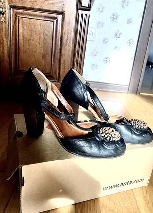 Босоніжки італія