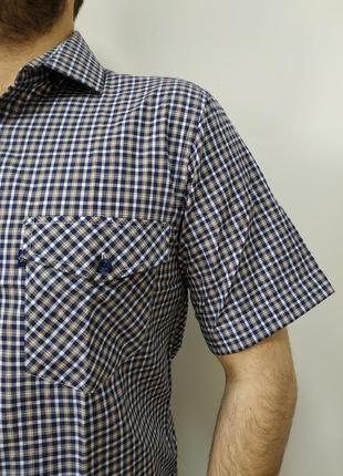 Стильная, хлопковая, летняя классическая рубашка с двумя карманами.2 фото
