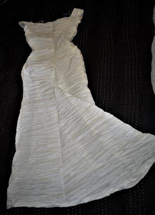 Біле плаття по фігурі "рибка"з оголеними плечима і маленькими рукавчиками "12" usa9 фото